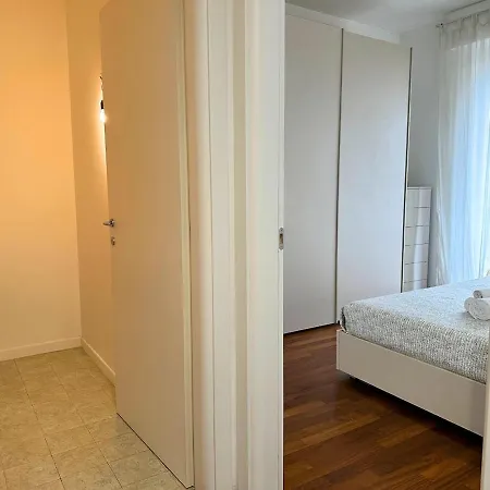 Modern Ideal For Families 900m Arena Verona
