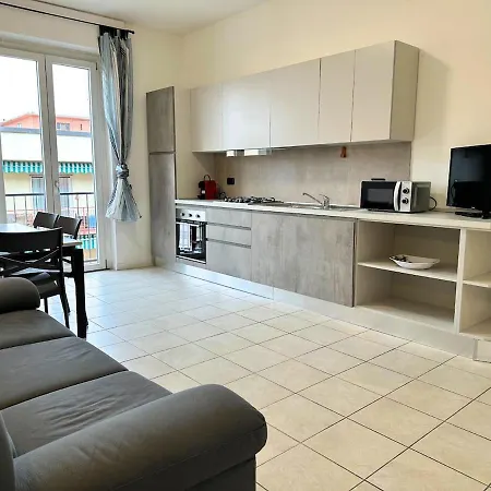 Modern Ideal For Families 900m Arena * Verona